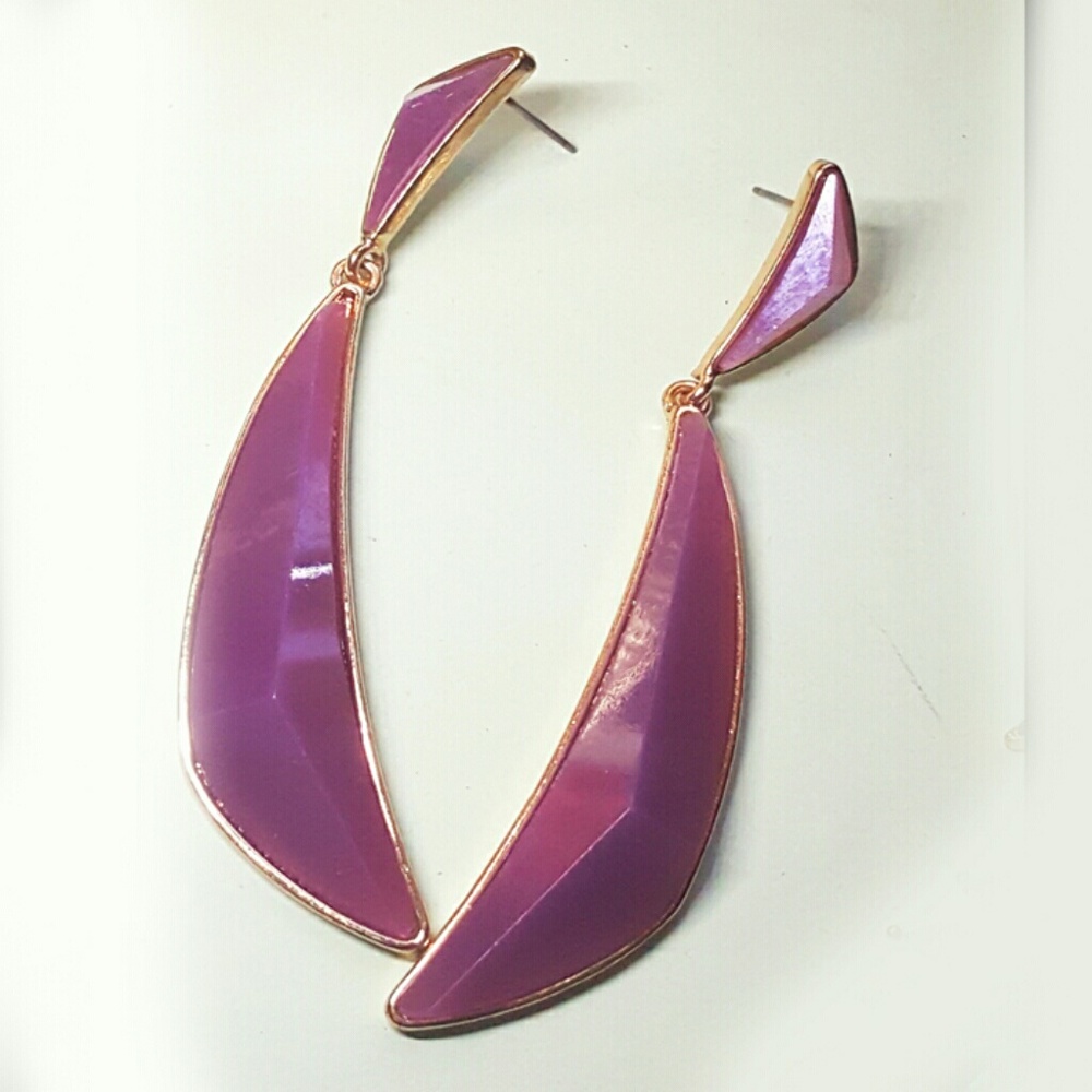 🆕 Long curved purple pendant